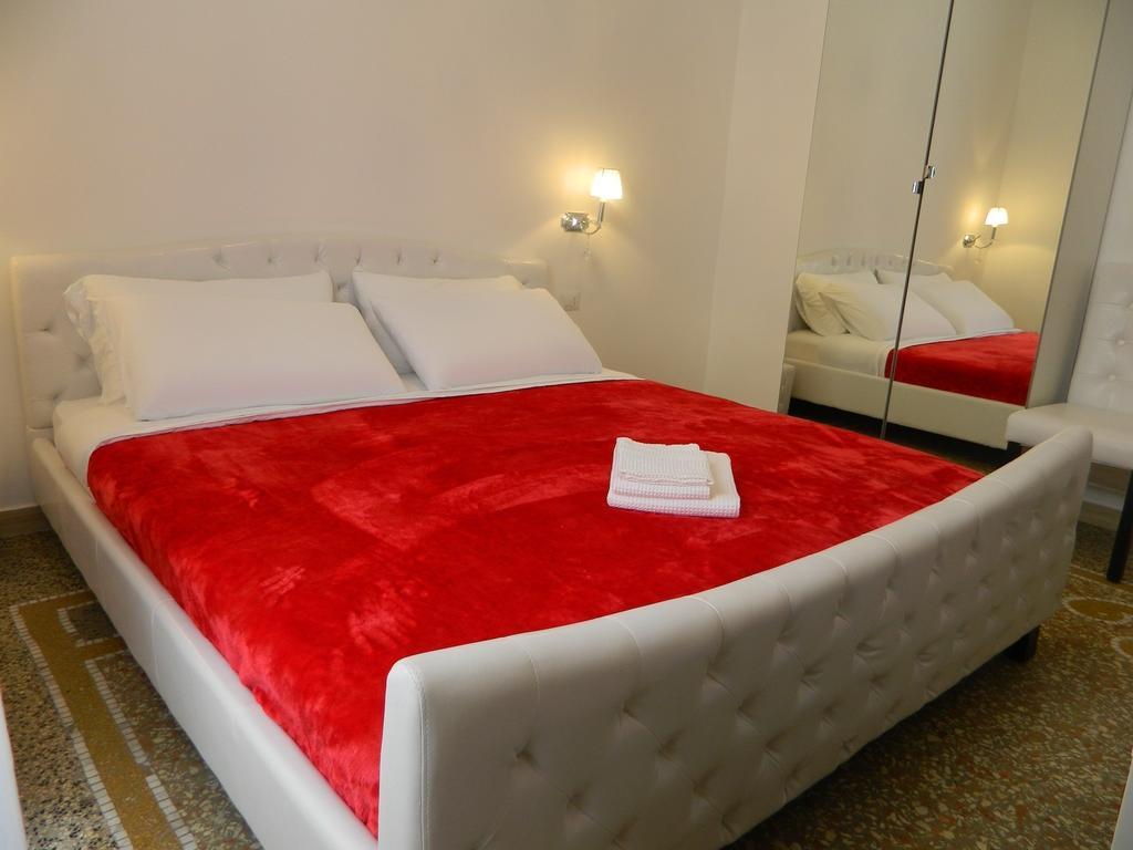 Vatican Roman Suite Room photo